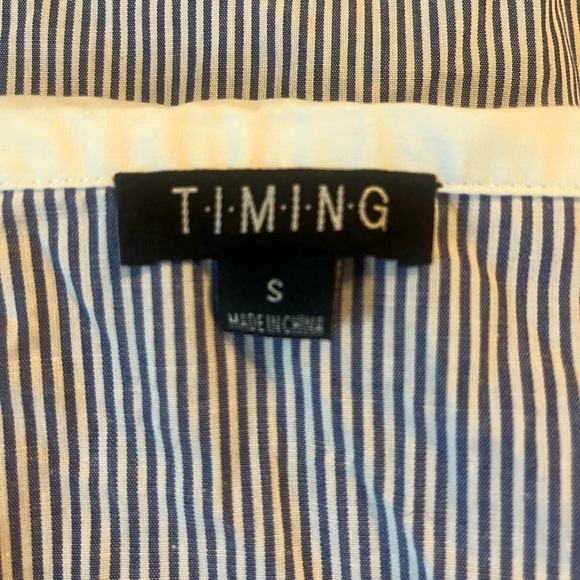 Off the Shoulder, Pinstriped top by Timing. - Picture 3 of 4